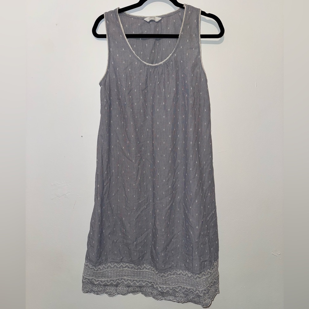 Gray Sleeveless Dress with White Pattern
